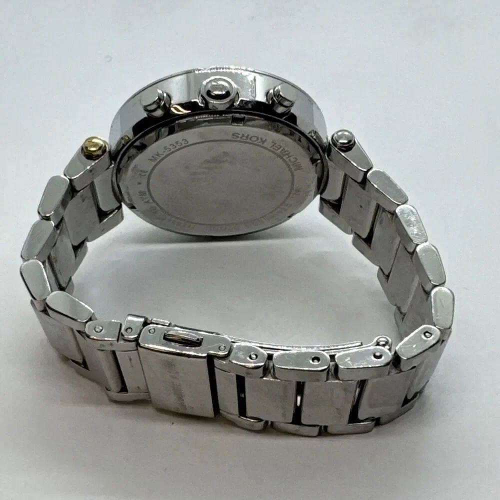 Michael Kors MK5353 Women Silver Stainless Steel Analog Dial Wrist Watch JNA397